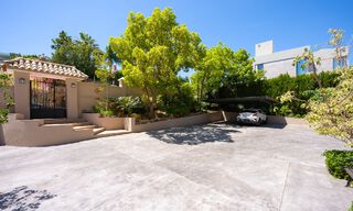 Statige luxe mansion in Andalusische stijl met zeezicht in de golfvallei van Nueva Andalucia, Marbella 55648 
