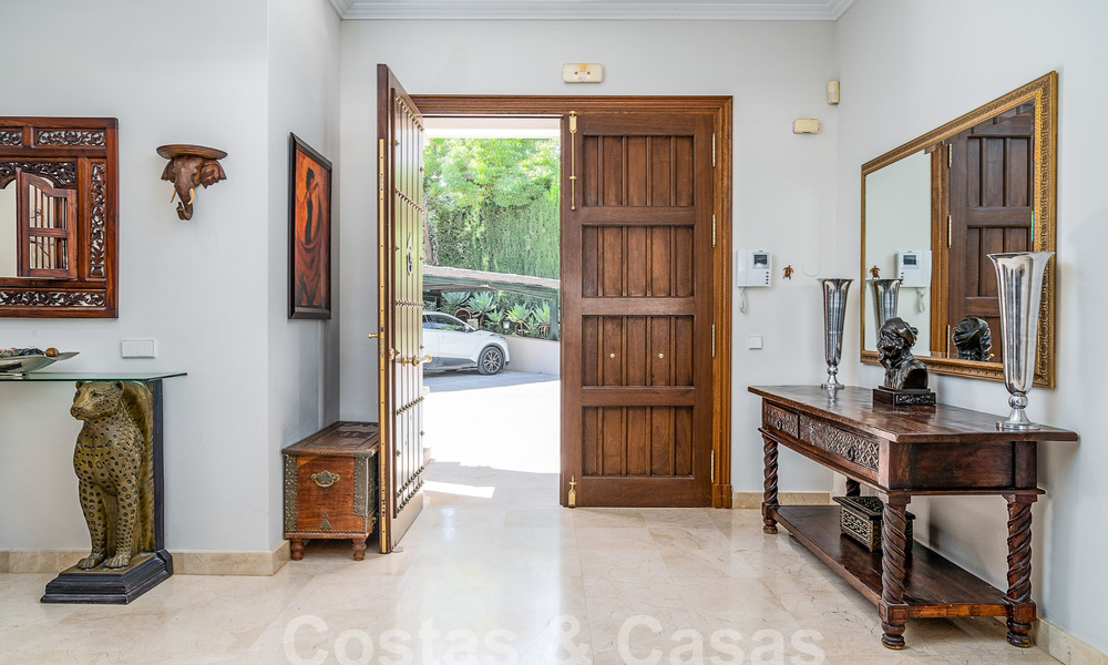 Statige luxe mansion in Andalusische stijl met zeezicht in de golfvallei van Nueva Andalucia, Marbella 55653