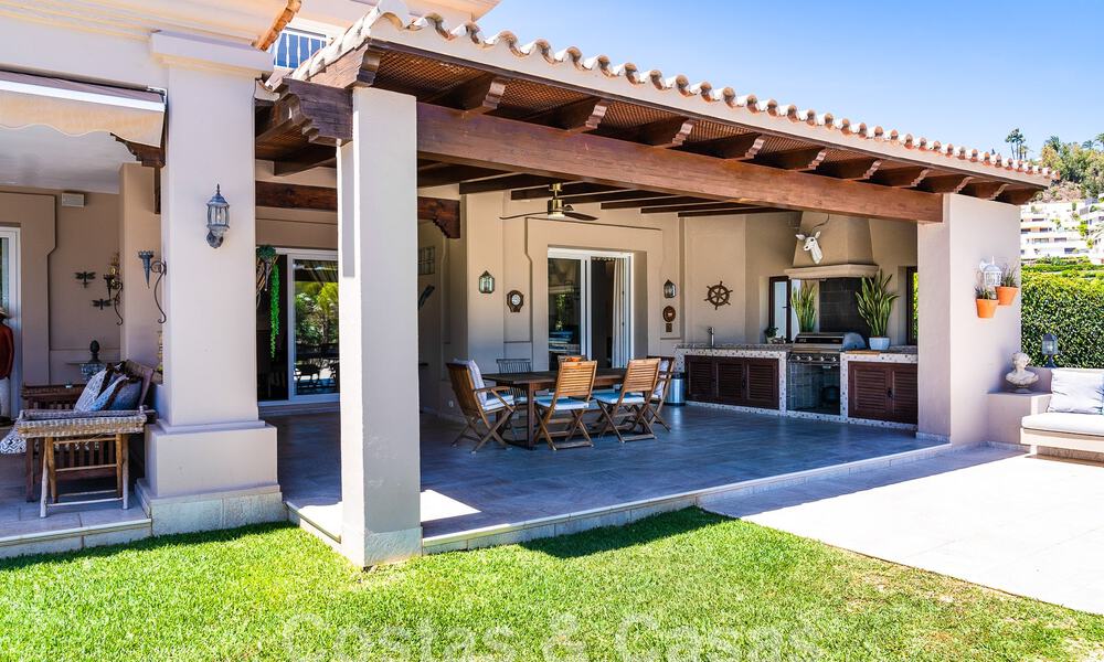 Statige luxe mansion in Andalusische stijl met zeezicht in de golfvallei van Nueva Andalucia, Marbella 55665