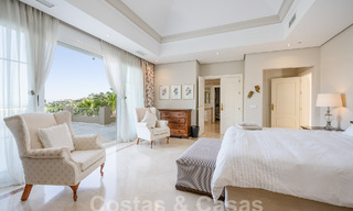 Statige luxe mansion in Andalusische stijl met zeezicht in de golfvallei van Nueva Andalucia, Marbella 55673 