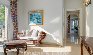 Statige luxe mansion in Andalusische stijl met zeezicht in de golfvallei van Nueva Andalucia, Marbella 55685 