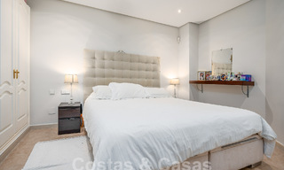 Statige luxe mansion in Andalusische stijl met zeezicht in de golfvallei van Nueva Andalucia, Marbella 55712 