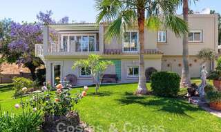 Statige luxe mansion in Andalusische stijl met zeezicht in de golfvallei van Nueva Andalucia, Marbella 55713 