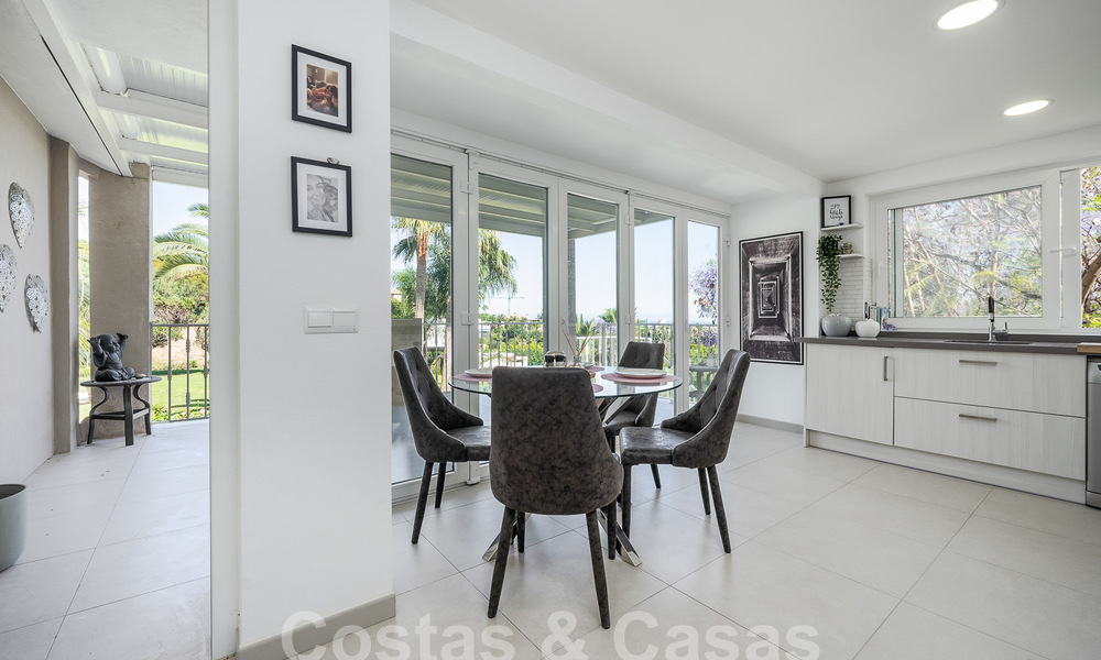 Statige luxe mansion in Andalusische stijl met zeezicht in de golfvallei van Nueva Andalucia, Marbella 55719