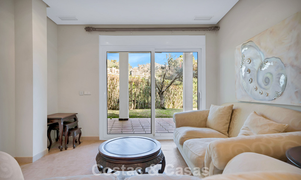 Statige luxe mansion in Andalusische stijl met zeezicht in de golfvallei van Nueva Andalucia, Marbella 779153