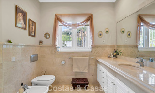 Statige luxe mansion in Andalusische stijl met zeezicht in de golfvallei van Nueva Andalucia, Marbella 779162 