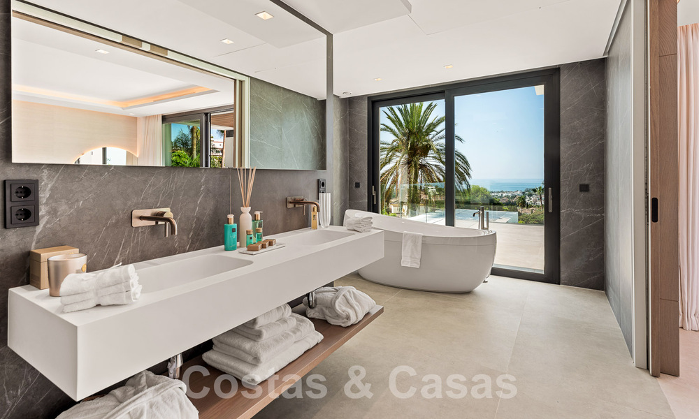 Nieuwe, modernistische designervilla te koop met uitzicht op de golfbaan in een golfresort, Marbella - Benahavis 55483