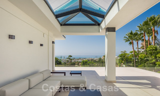 Nieuwe, modernistische designervilla te koop met uitzicht op de golfbaan in een golfresort, Marbella - Benahavis 55487 