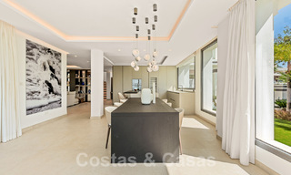 Nieuwe, modernistische designervilla te koop met uitzicht op de golfbaan in een golfresort, Marbella - Benahavis 55492 