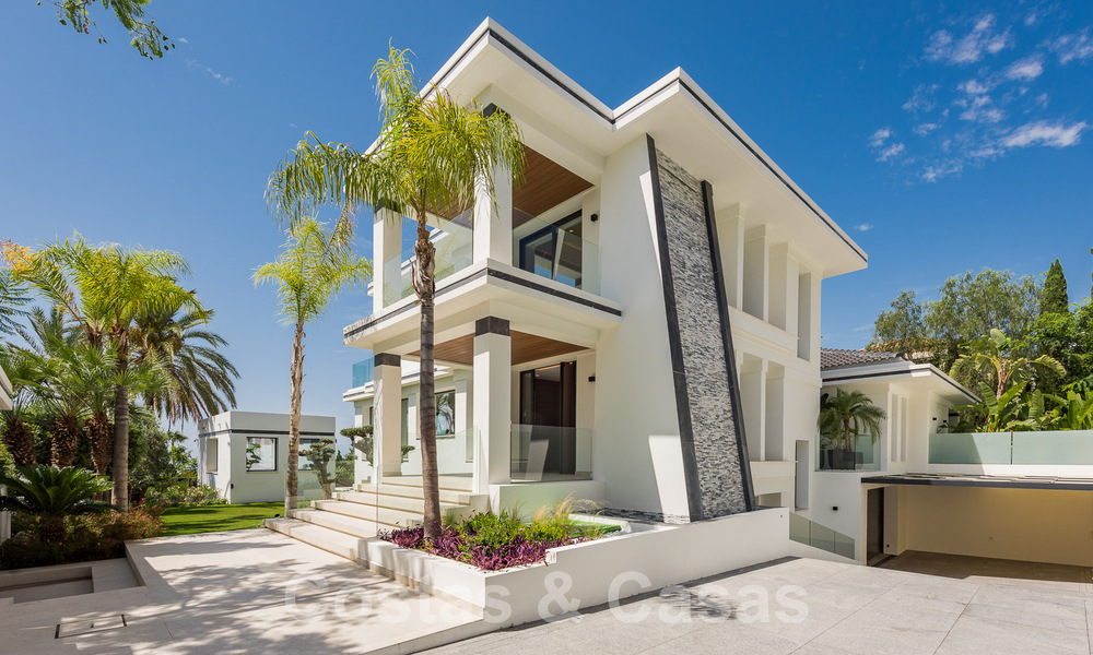 Nieuwe, modernistische designervilla te koop met uitzicht op de golfbaan in een golfresort, Marbella - Benahavis 55506