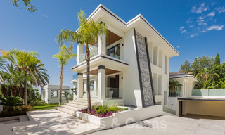 Nieuwe, modernistische designervilla te koop met uitzicht op de golfbaan in een golfresort, Marbella - Benahavis 55506 