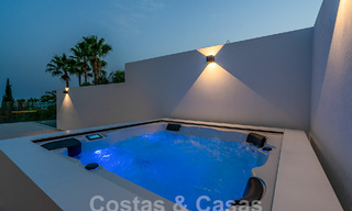 Nieuwe, modernistische designervilla te koop met uitzicht op de golfbaan in een golfresort, Marbella - Benahavis 55524 