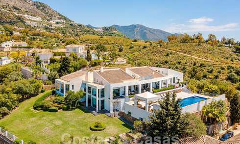 Ruime luxevilla te koop met panoramisch zeezicht op een groot perceel in Mijas, Costa del Sol 55580