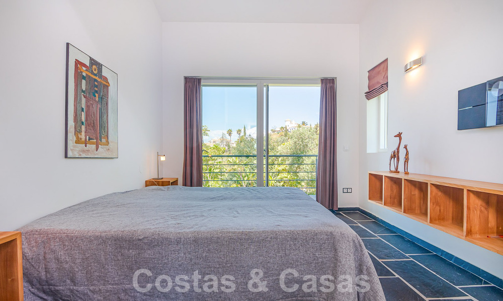 Ruime luxevilla te koop met panoramisch zeezicht op een groot perceel in Mijas, Costa del Sol 55586