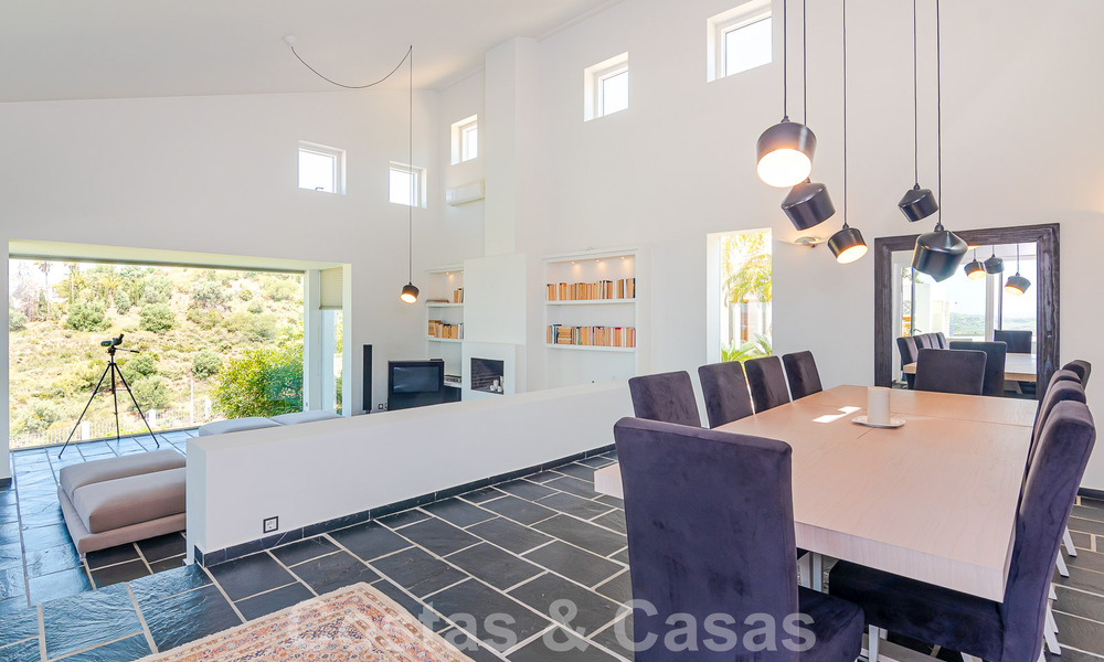 Ruime luxevilla te koop met panoramisch zeezicht op een groot perceel in Mijas, Costa del Sol 55590