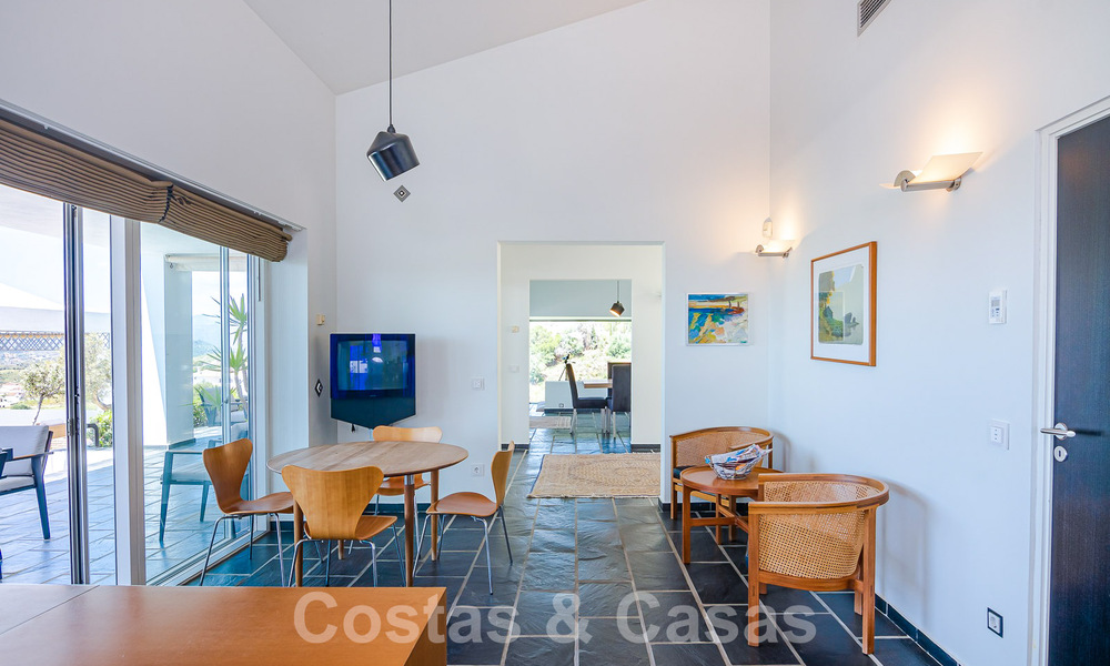 Ruime luxevilla te koop met panoramisch zeezicht op een groot perceel in Mijas, Costa del Sol 55596