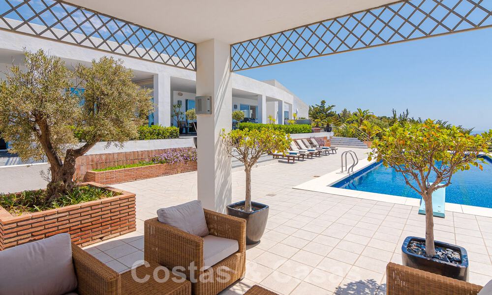 Ruime luxevilla te koop met panoramisch zeezicht op een groot perceel in Mijas, Costa del Sol 55612