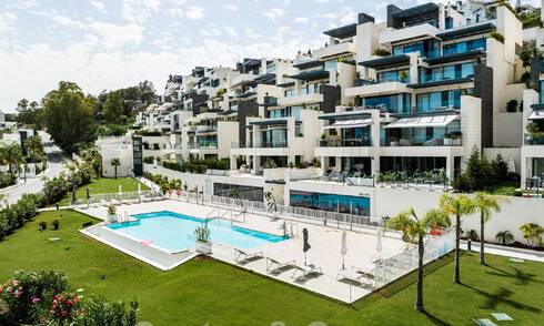 Luxueus, modern, begane grond appartement te koop met verwarmd privézwembad en zeezicht in Marbella - Benahavis 55641