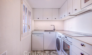 Prachtig, pittoresk huis te koop, ondergedompeld in Andalusische charme op een steenworp van het strand in Guadalmina Baja, Marbella 55372 