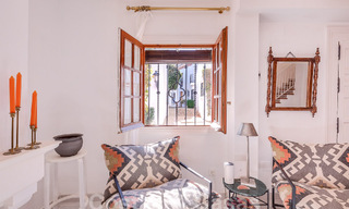 Prachtig, pittoresk huis te koop, ondergedompeld in Andalusische charme op een steenworp van het strand in Guadalmina Baja, Marbella 55374 