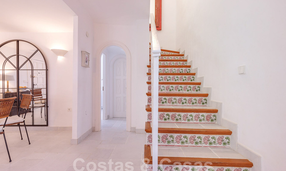 Prachtig, pittoresk huis te koop, ondergedompeld in Andalusische charme op een steenworp van het strand in Guadalmina Baja, Marbella 55377