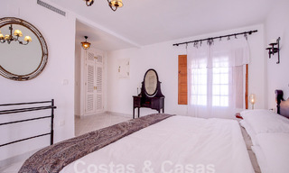 Prachtig, pittoresk huis te koop, ondergedompeld in Andalusische charme op een steenworp van het strand in Guadalmina Baja, Marbella 55379 
