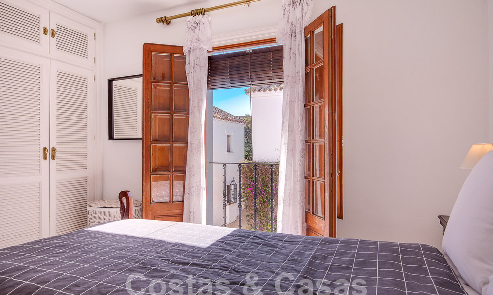 Prachtig, pittoresk huis te koop, ondergedompeld in Andalusische charme op een steenworp van het strand in Guadalmina Baja, Marbella 55383