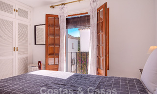 Prachtig, pittoresk huis te koop, ondergedompeld in Andalusische charme op een steenworp van het strand in Guadalmina Baja, Marbella 55383 