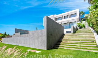 Nieuwe, modernistische designervilla te koop met prachtig zeezicht in vijfsterren golfresort te Marbella - Benahavis 55822 