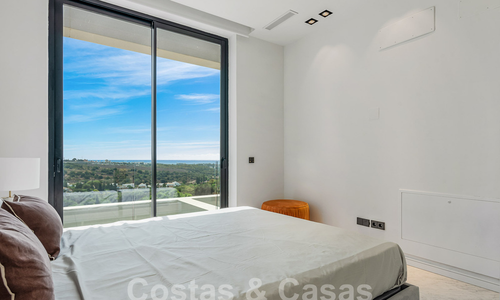 Nieuwe, modernistische designervilla te koop met prachtig zeezicht in vijfsterren golfresort te Marbella - Benahavis 55845