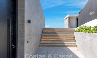 Nieuwe, modernistische designervilla te koop met prachtig zeezicht in vijfsterren golfresort te Marbella - Benahavis 55849 