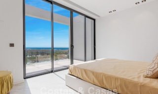 Nieuwe, modernistische designervilla te koop met prachtig zeezicht in vijfsterren golfresort te Marbella - Benahavis 55850 