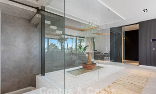 Nieuwe, modernistische designervilla te koop met prachtig zeezicht in vijfsterren golfresort te Marbella - Benahavis 55863 
