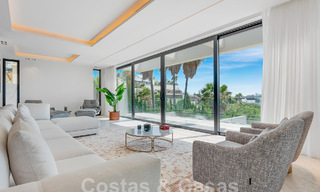 Nieuwe, modernistische designervilla te koop met prachtig zeezicht in vijfsterren golfresort te Marbella - Benahavis 55870 