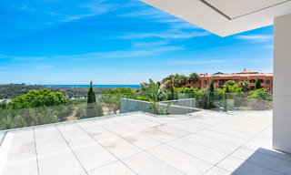 Nieuwe, modernistische designervilla te koop met prachtig zeezicht in vijfsterren golfresort te Marbella - Benahavis 55890 