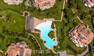 Luxueus duplex penthouse te koop in een gated complex omringd door de golfbaan in Marbella - Benahavis 55997 