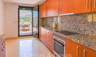 Ruime luxe appartementen te koop in een gated complex omringd door de golfbaan in Marbella - Benahavis 56001 