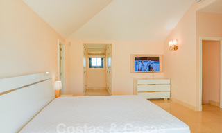Luxueus duplex penthouse te koop in een gated complex omringd door de golfbaan in Marbella - Benahavis 56003 