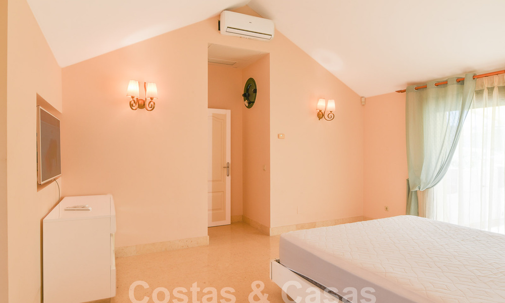 Ruime luxe appartementen te koop in een gated complex omringd door de golfbaan in Marbella - Benahavis 56005
