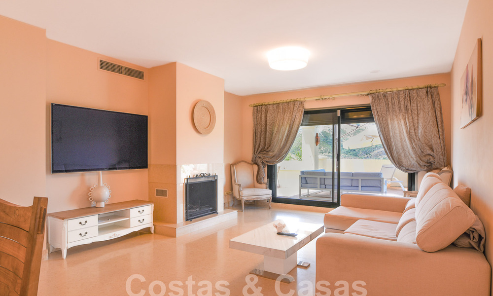 Ruime luxe appartementen te koop in een gated complex omringd door de golfbaan in Marbella - Benahavis 56013