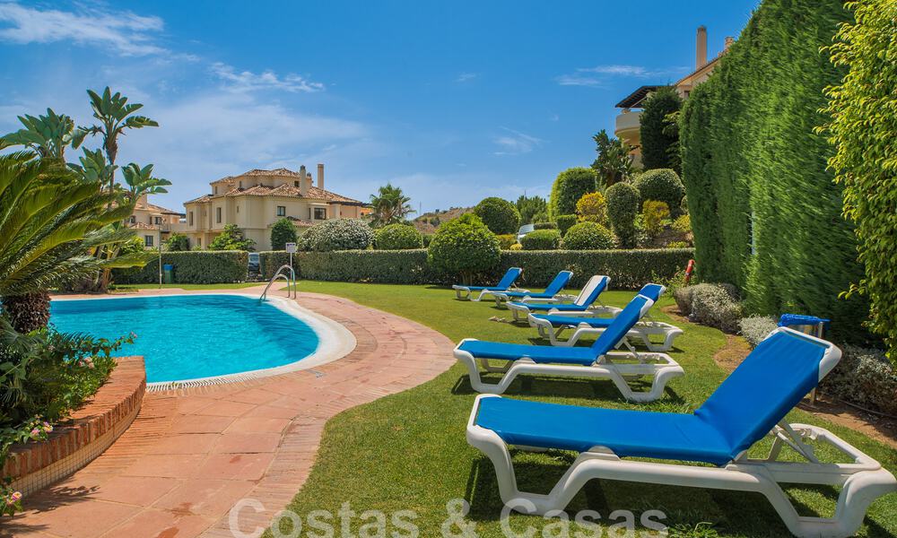 Ruime luxe appartementen te koop in een gated complex omringd door de golfbaan in Marbella - Benahavis 56029