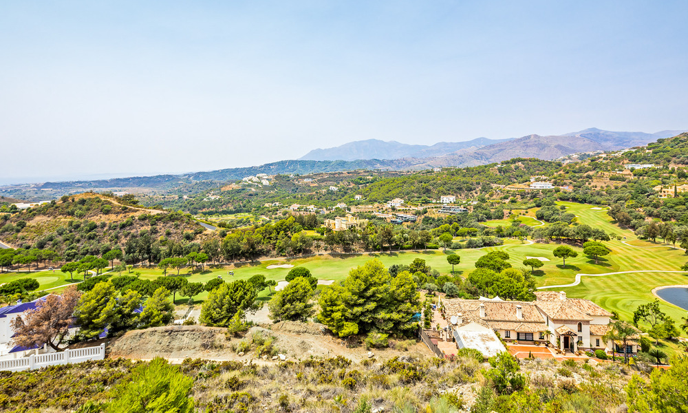 Instapklare, ultramoderne luxevilla te koop op eerstelijnsgolf in het prestigieuze Marbella Club Golf Resort in Benahavis 56125