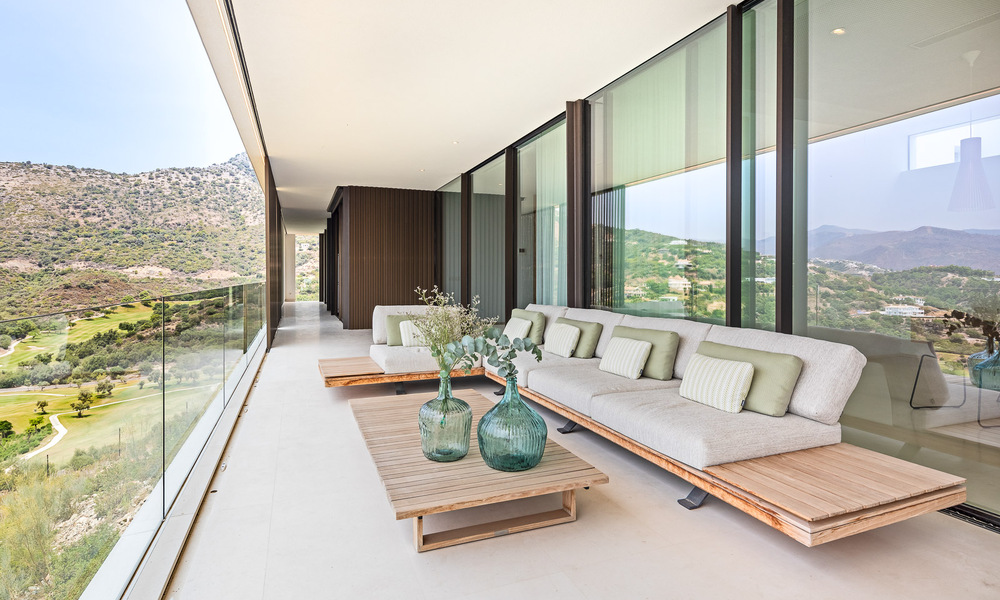 Instapklare, ultramoderne luxevilla te koop op eerstelijnsgolf in het prestigieuze Marbella Club Golf Resort in Benahavis 56136