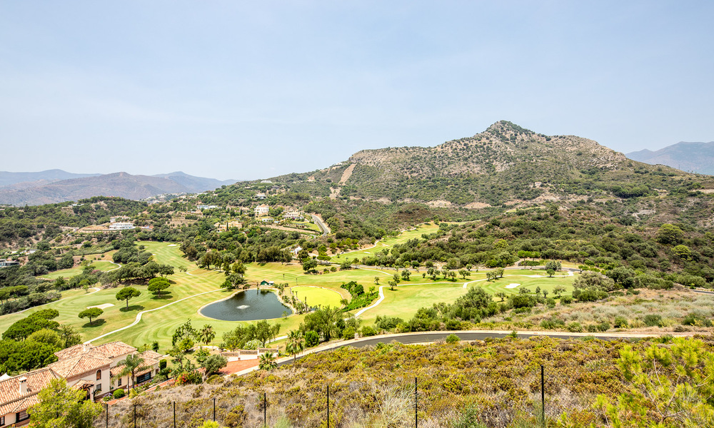 Instapklare, ultramoderne luxevilla te koop op eerstelijnsgolf in het prestigieuze Marbella Club Golf Resort in Benahavis 56139