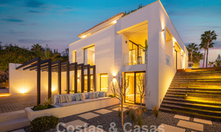 Eersteklas gerenoveerde villa in moderne stijl te koop in het hartje van Nueva Andalucia’ golfvallei, Marbella 56040 