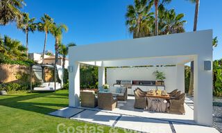 Eersteklas gerenoveerde villa in moderne stijl te koop in het hartje van Nueva Andalucia’ golfvallei, Marbella 56049 