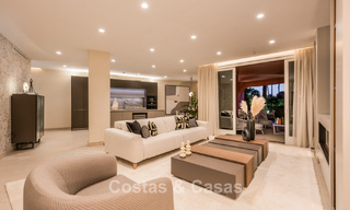 Luxe tuinappartement te koop in een eerstelijnsstrand complex op de New Golden Mile tussen Marbella en Estepona centrum 56644 