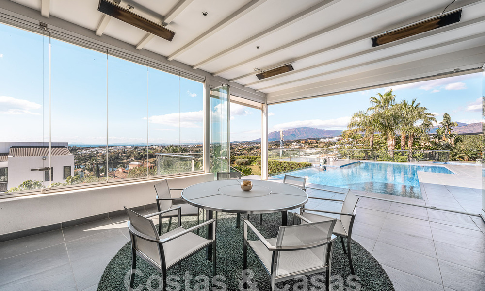 Modernistische luxevilla te koop met zeezicht in vijfsterren golfresort te Marbella - Benahavis 56759