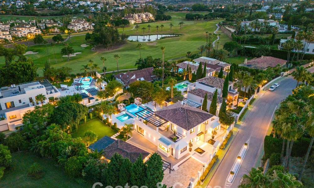 Moderne, symmetrische luxevilla te koop op een steenworp van de golfbanen van Nueva Andalucia’s vallei, Marbella 56213