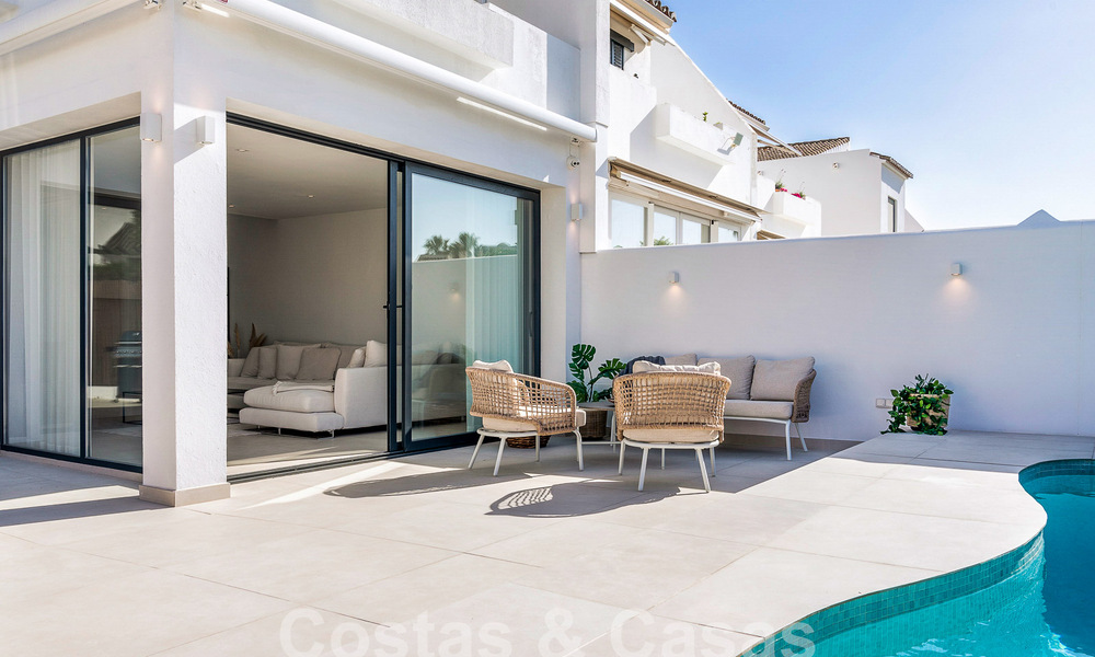 Prachtige, halfvrijstaande luxe woning te koop met privézwembad, op loopafstand van het strand en centrum van San Pedro, Marbella 56793